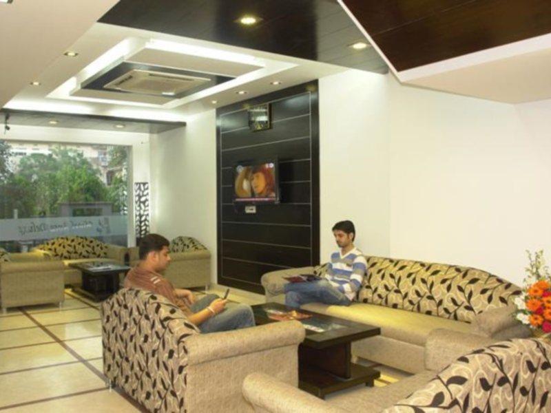 Hotel Apra Deluxe Nuova Delhi Esterno foto