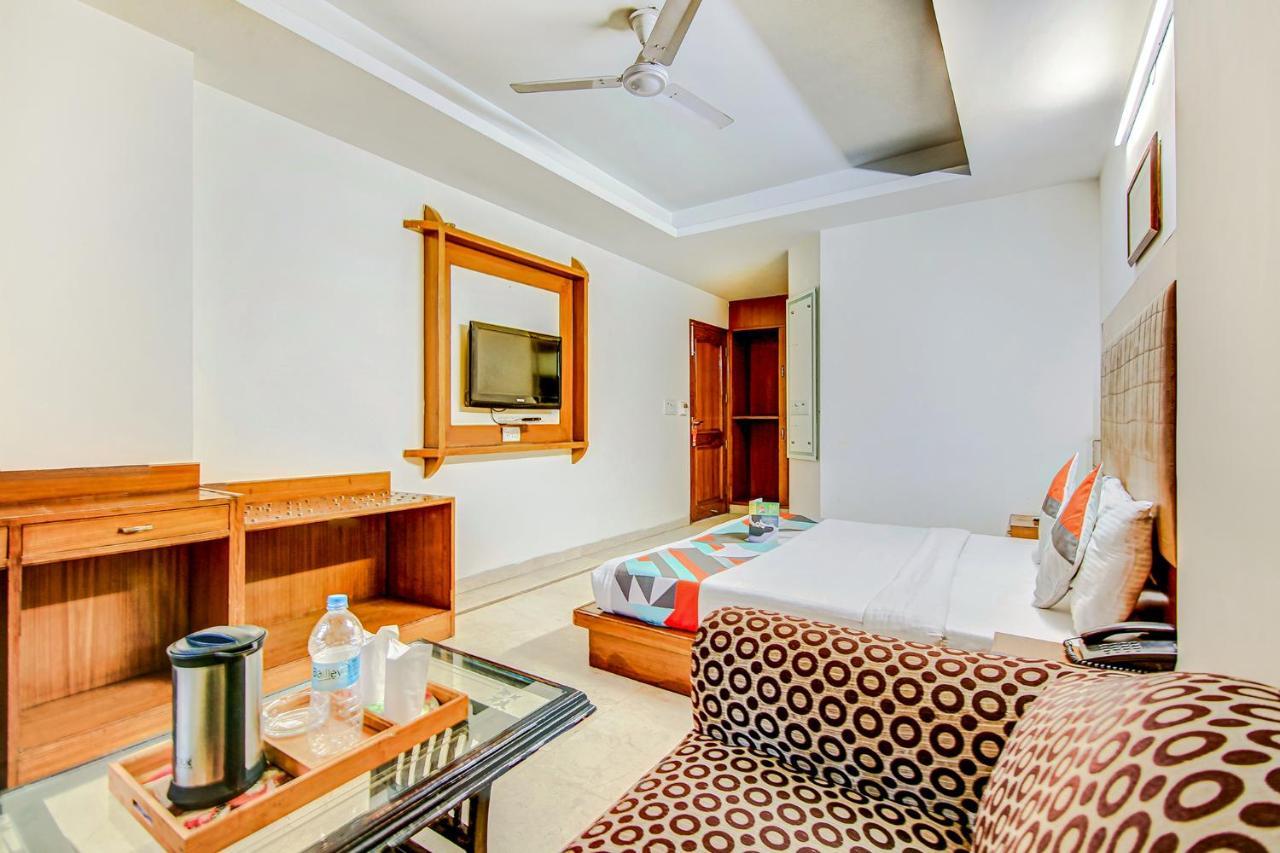 Hotel Apra Deluxe Nuova Delhi Esterno foto