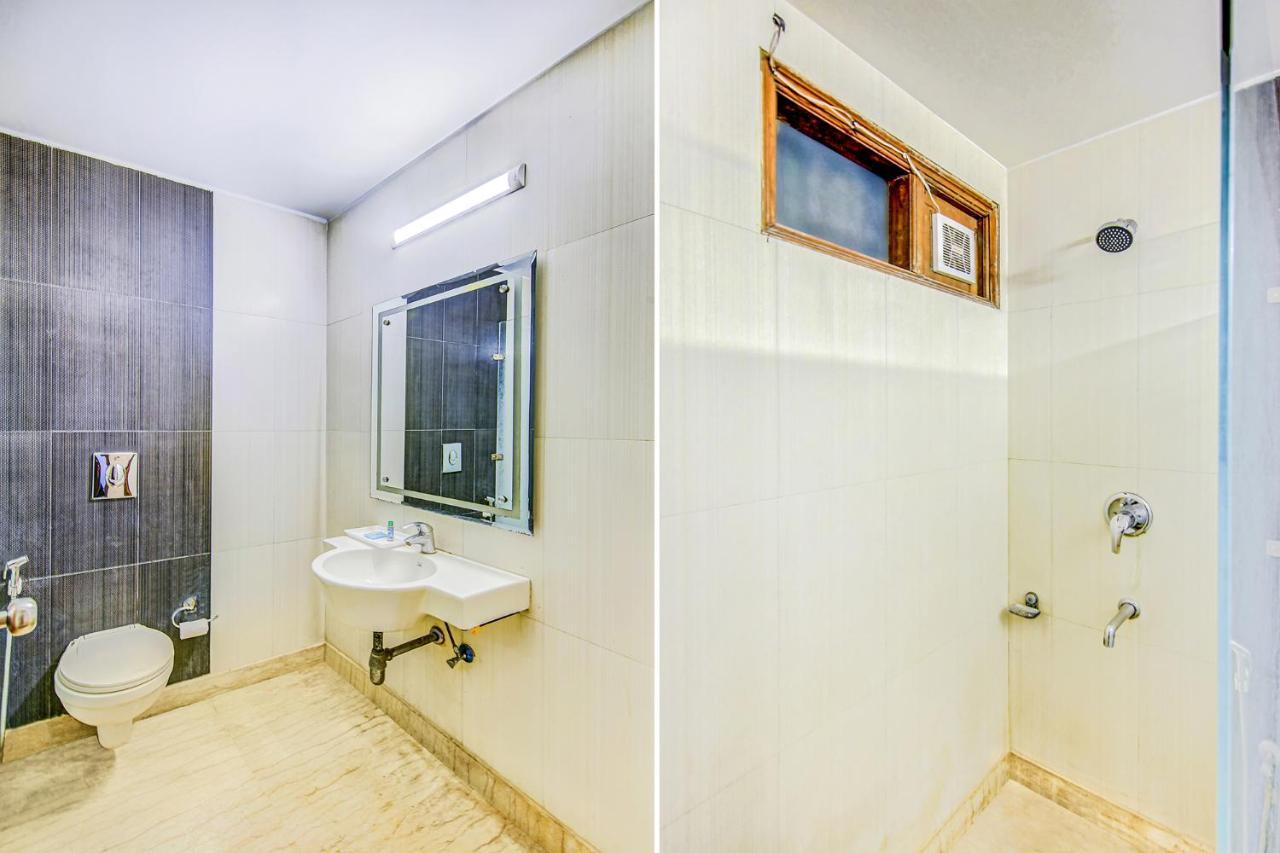 Hotel Apra Deluxe Nuova Delhi Esterno foto