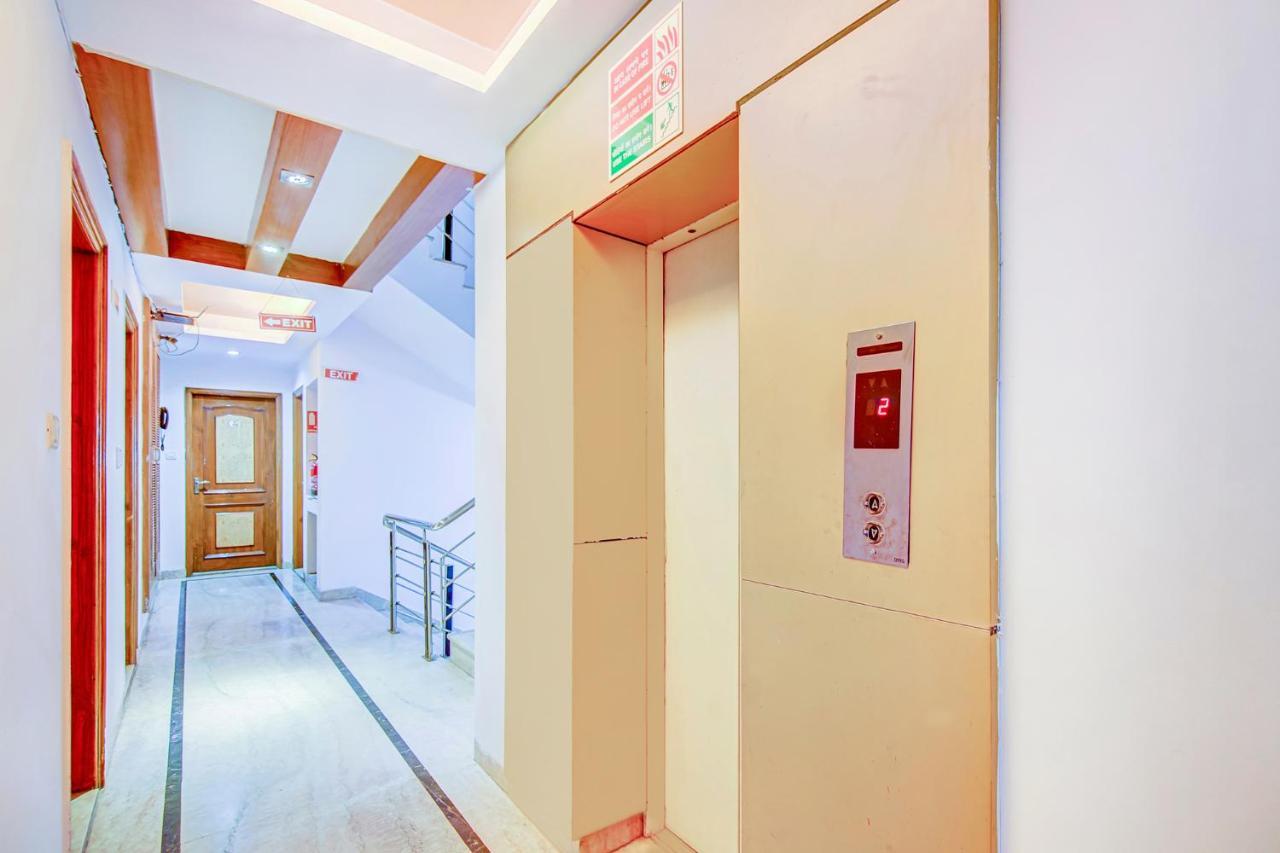 Hotel Apra Deluxe Nuova Delhi Esterno foto