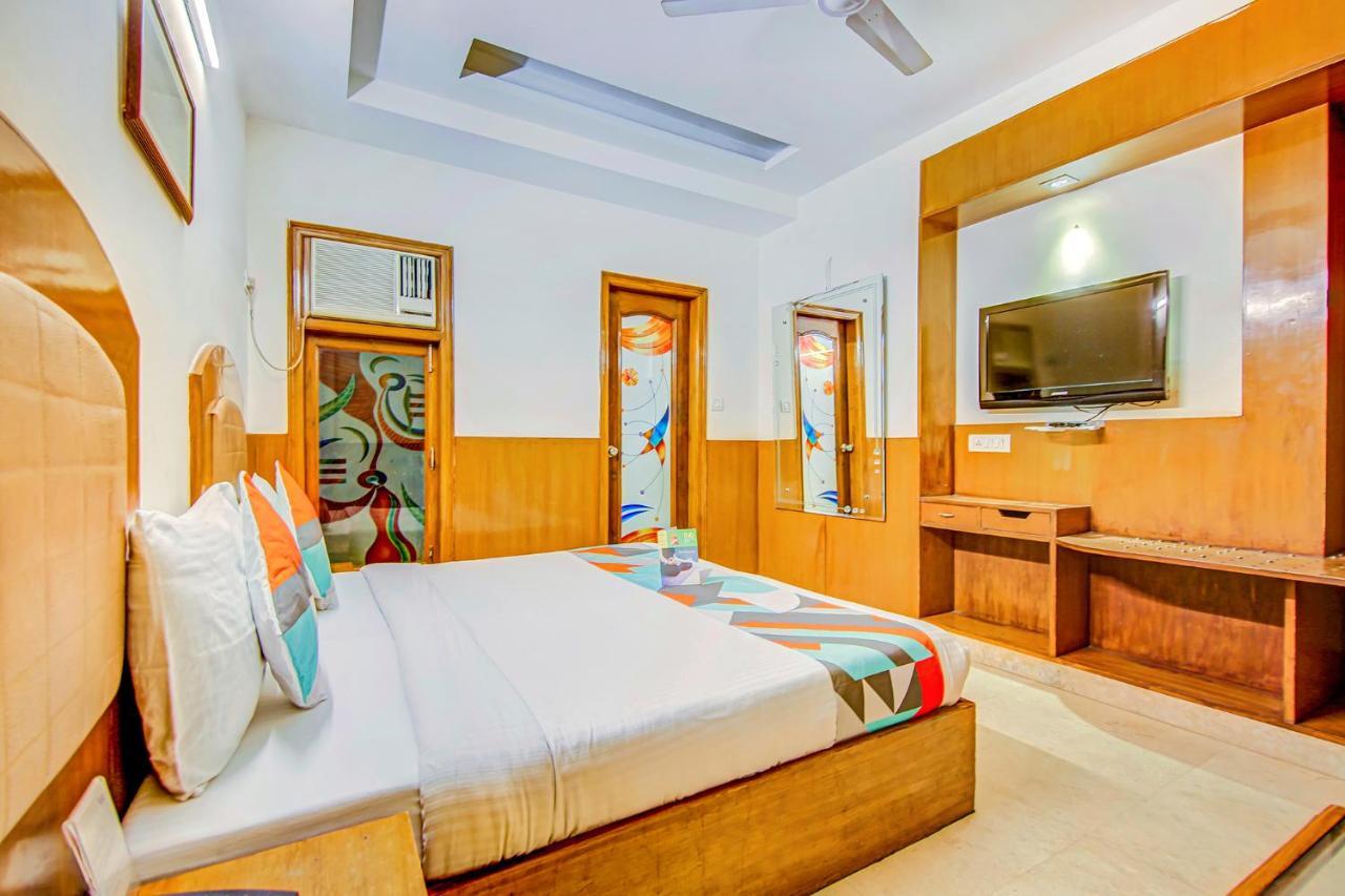 Hotel Apra Deluxe Nuova Delhi Esterno foto
