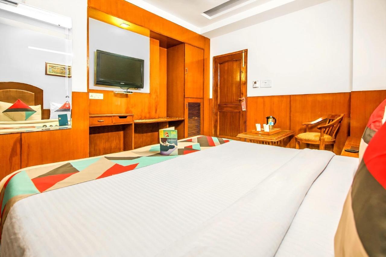 Hotel Apra Deluxe Nuova Delhi Esterno foto