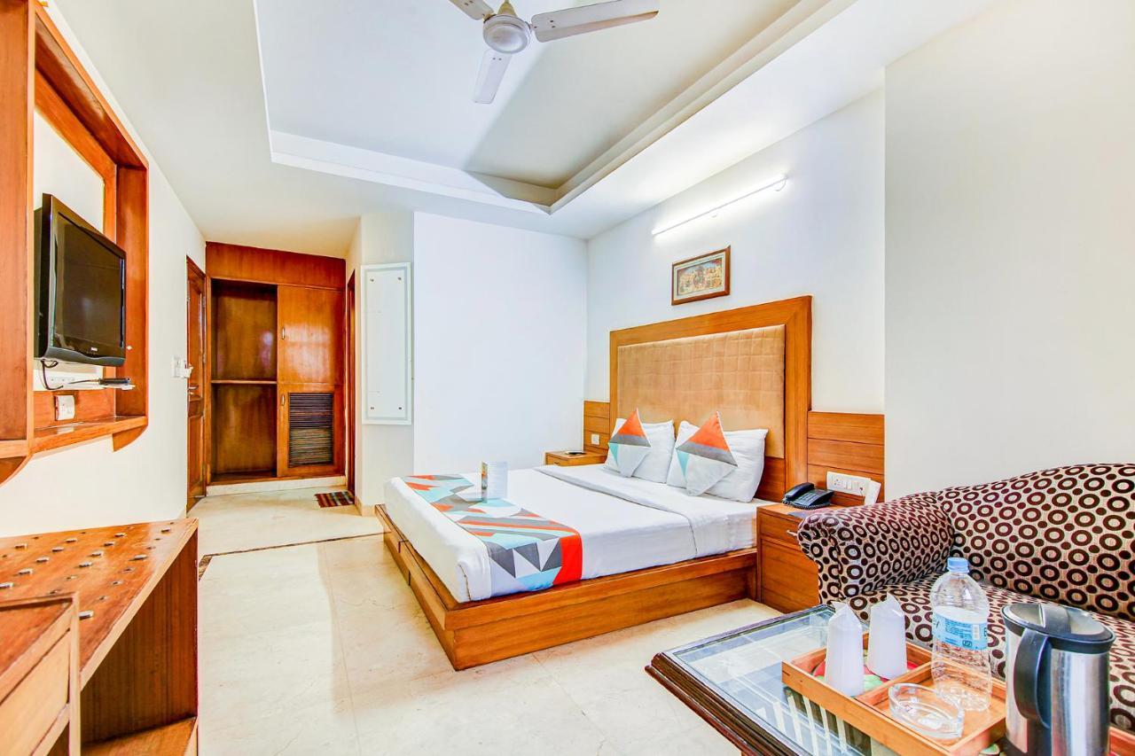 Hotel Apra Deluxe Nuova Delhi Esterno foto